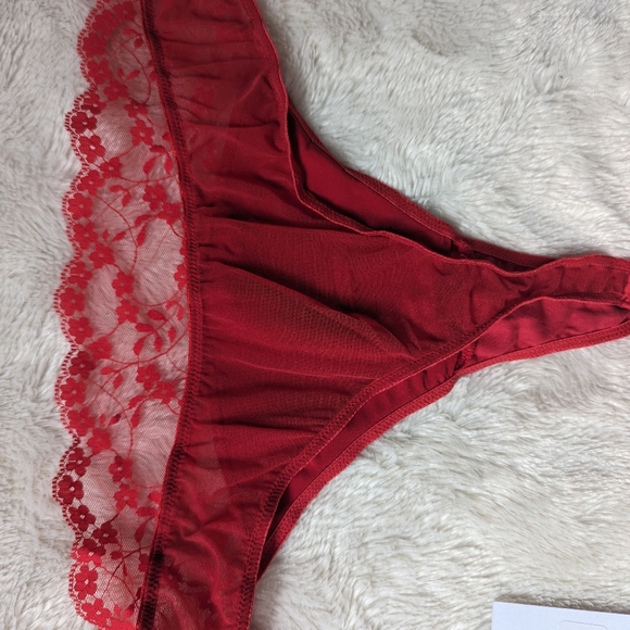 Katherine Hamilton Sophia Bra (36DD) & Thong (UK 14 / US 10) - Picture 7 of 7